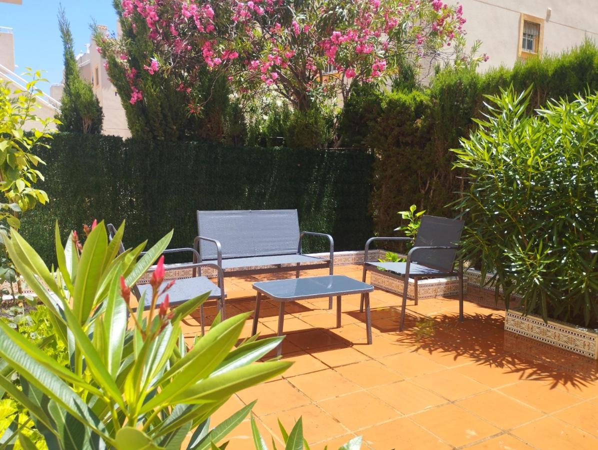 Torrevista Three Bedroom Apartment, Two Swimming Pools And Garage Torrevieja Dış mekan fotoğraf