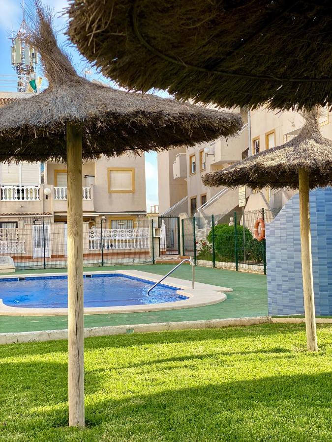 Torrevista Three Bedroom Apartment, Two Swimming Pools And Garage Torrevieja Dış mekan fotoğraf